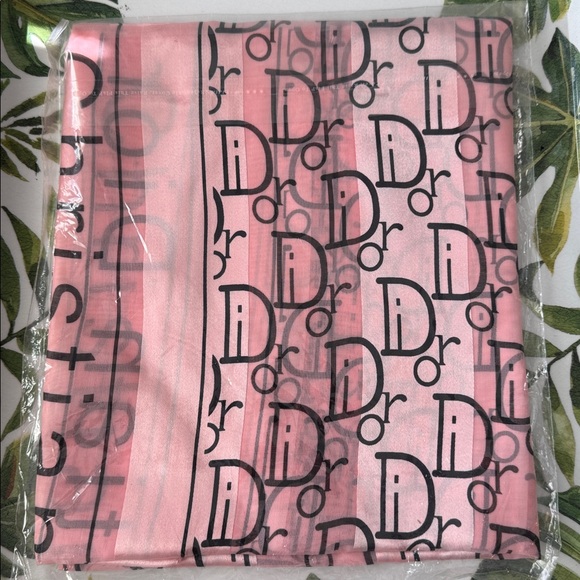 (faux) Dior Pink and Black Monogram Scarf - Picture 2 of 4